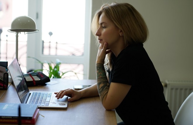 如何在 Outlook 中查看谁查看了您的日历