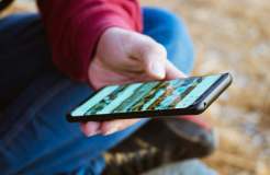 Google 照片是否会正确上传重复项或忽略它们？